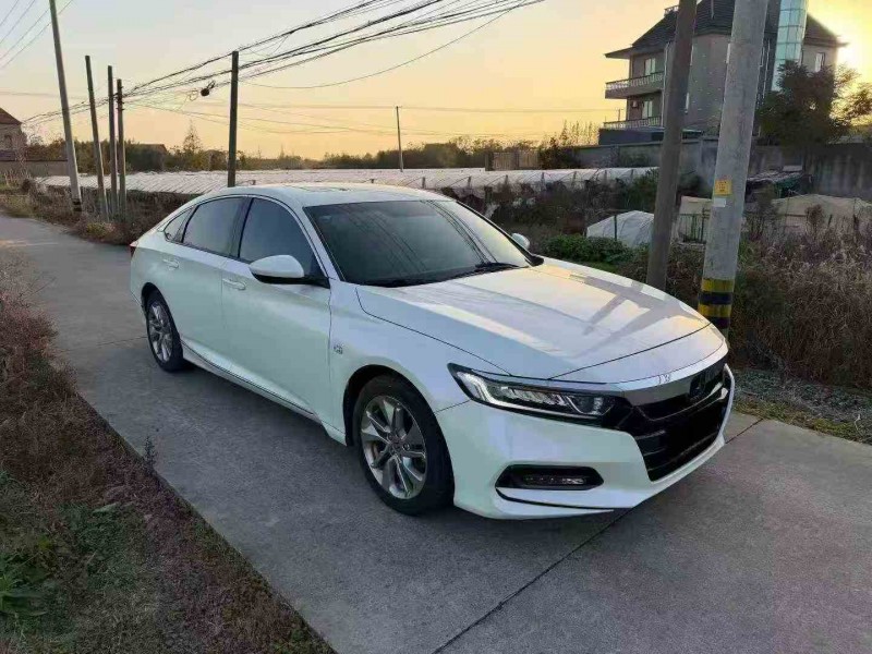 湖州19年本田雅阁3