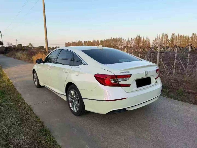 湖州19年本田雅阁8