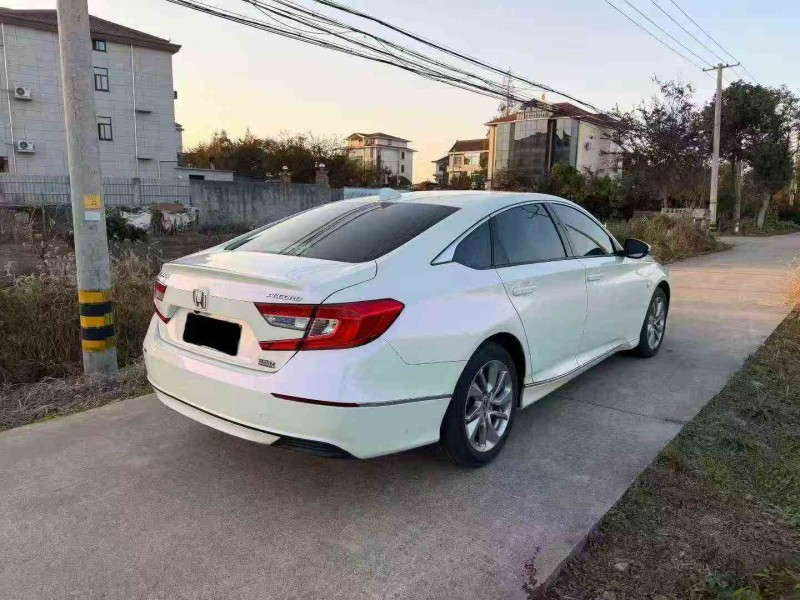 湖州19年本田雅阁9