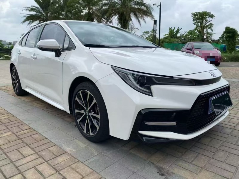 海口22年丰田雷凌3