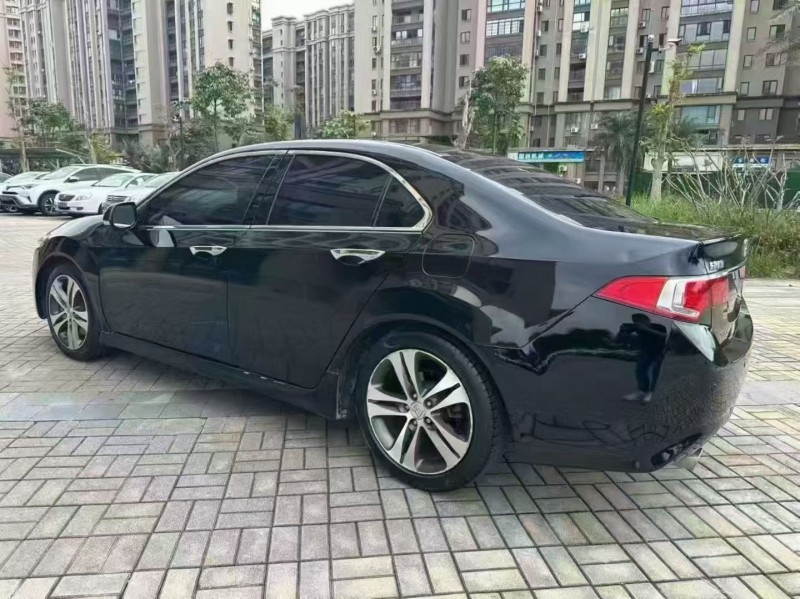 海口13年本田思铂睿7