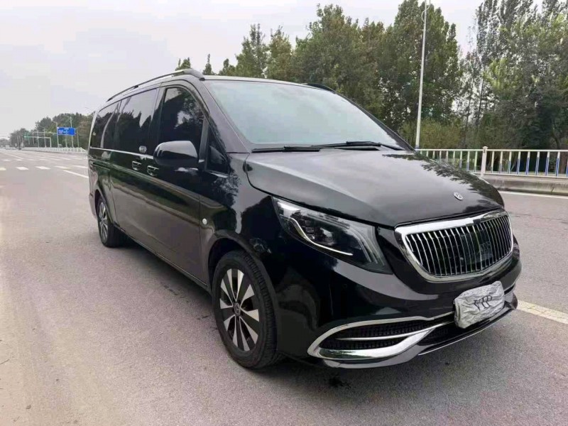 淄博18年奔驰威霆2