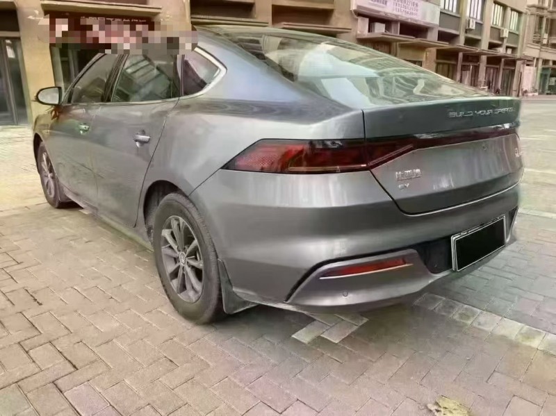 海口25年比亚迪秦7