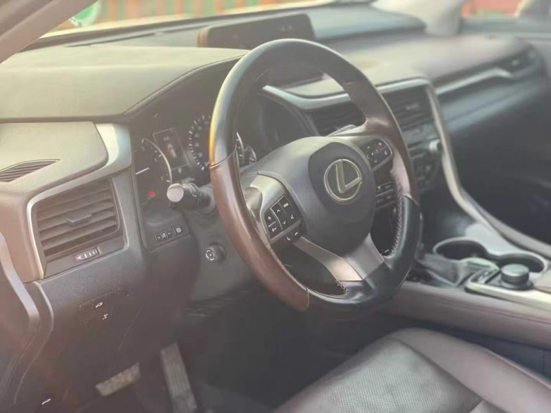 广州16年雷克萨斯RX7