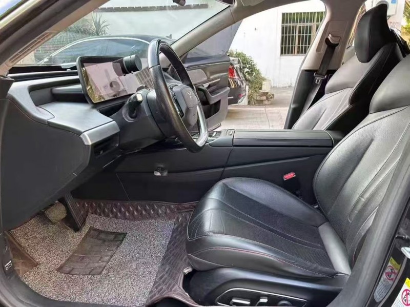 广州20年小鹏汽车p76