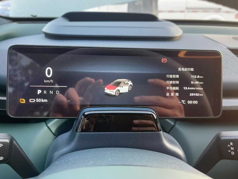 广州23年极氪汽车X3