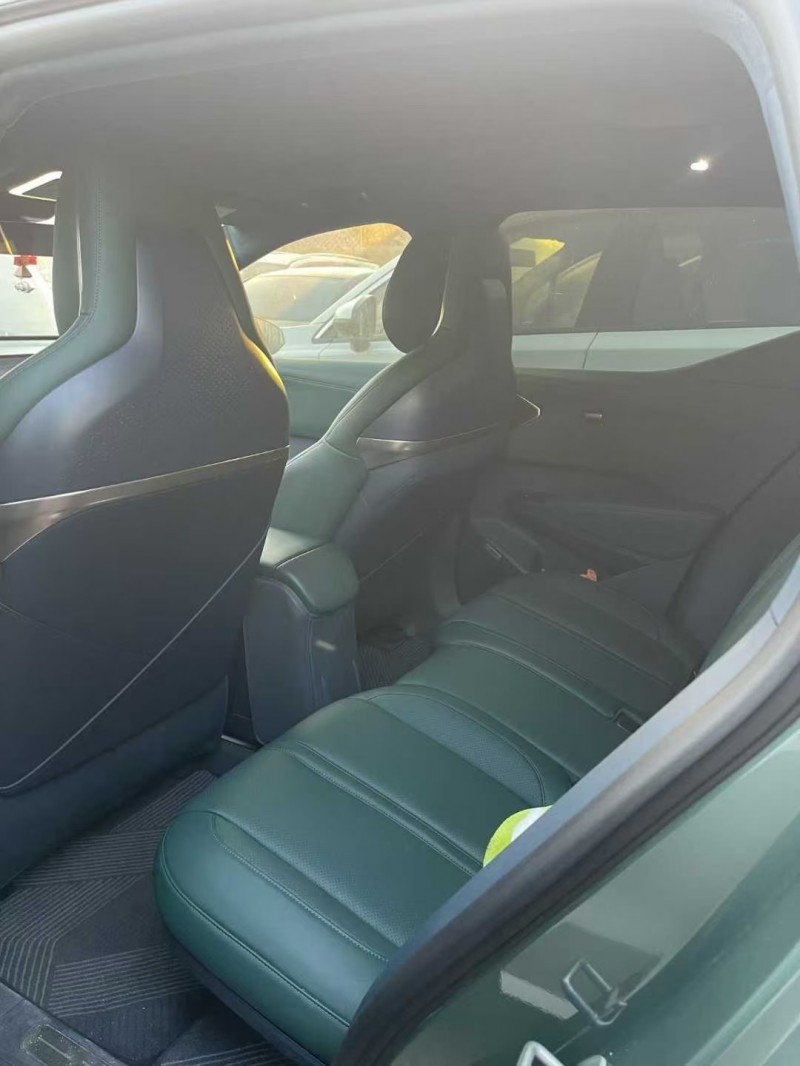 广州23年极氪汽车X4