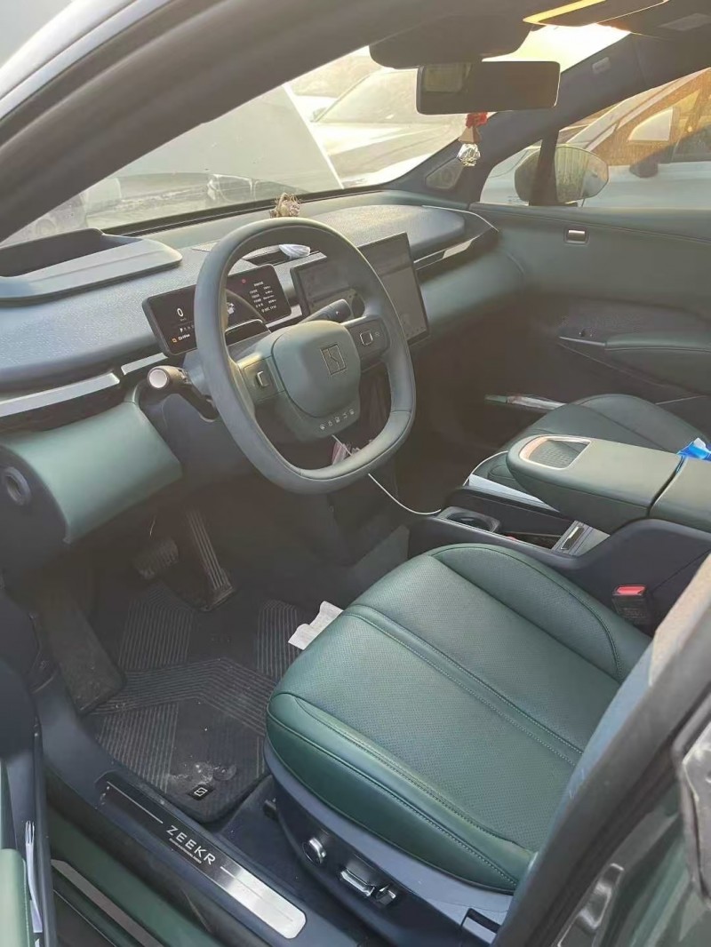 广州23年极氪汽车X5