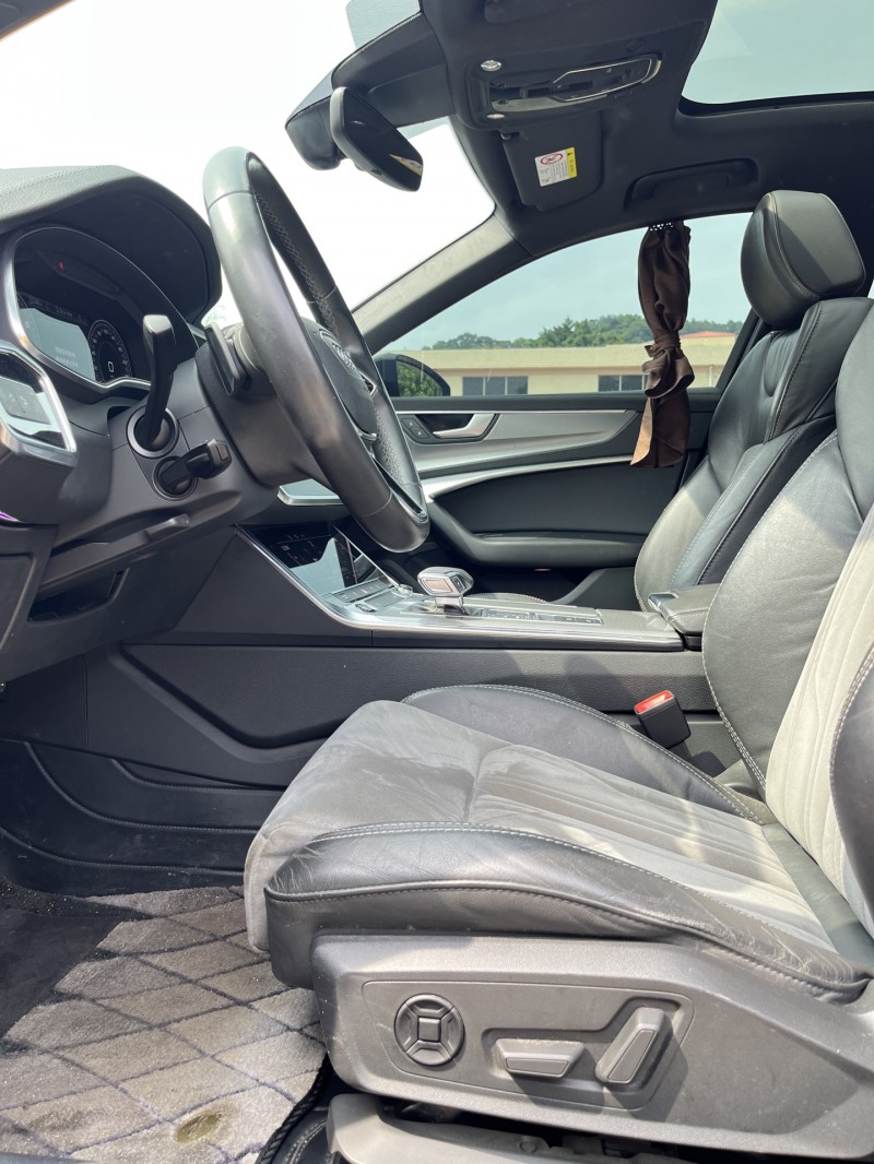 中山22年奥迪A6L8