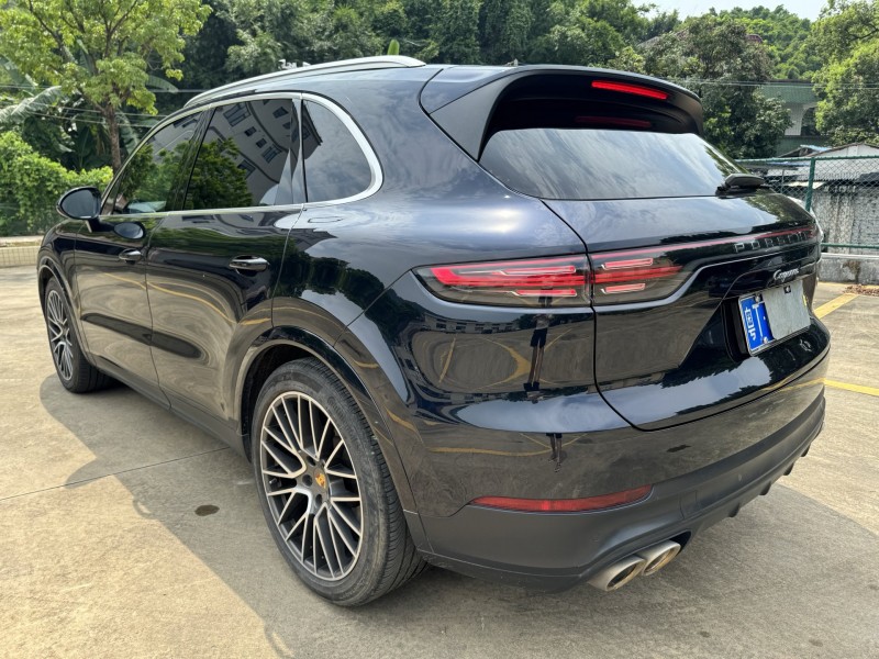 中山20年保时捷卡宴4