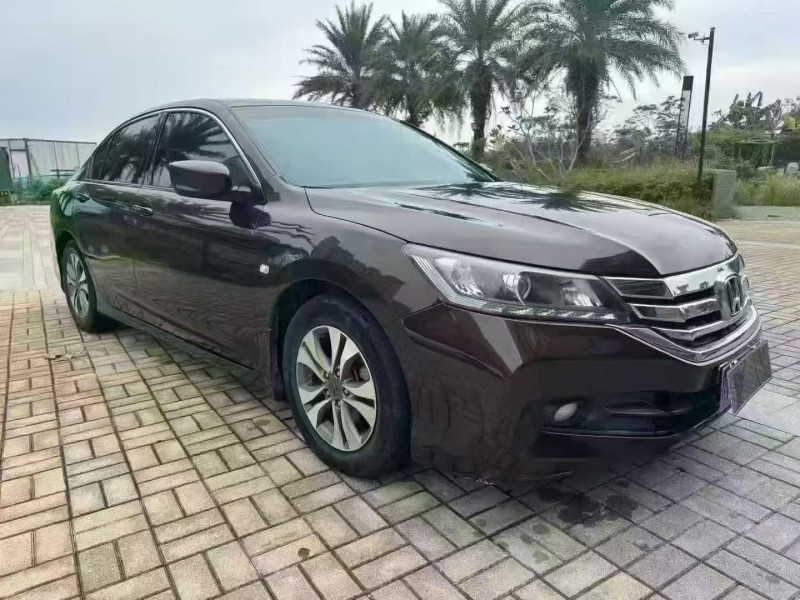 海口15年本田雅阁2