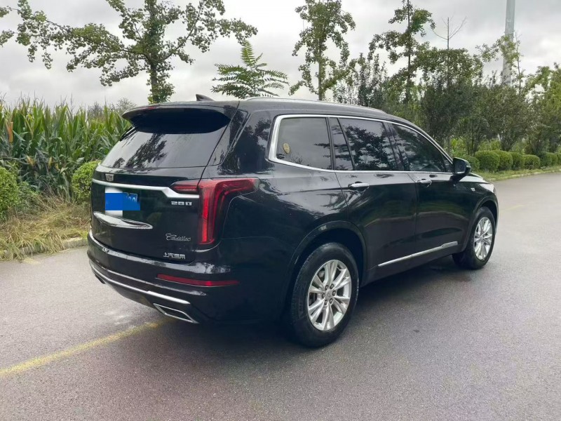 济宁20年凯迪拉克XT68