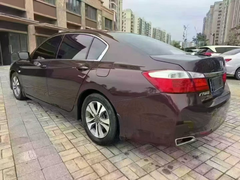 海口15年本田雅阁8