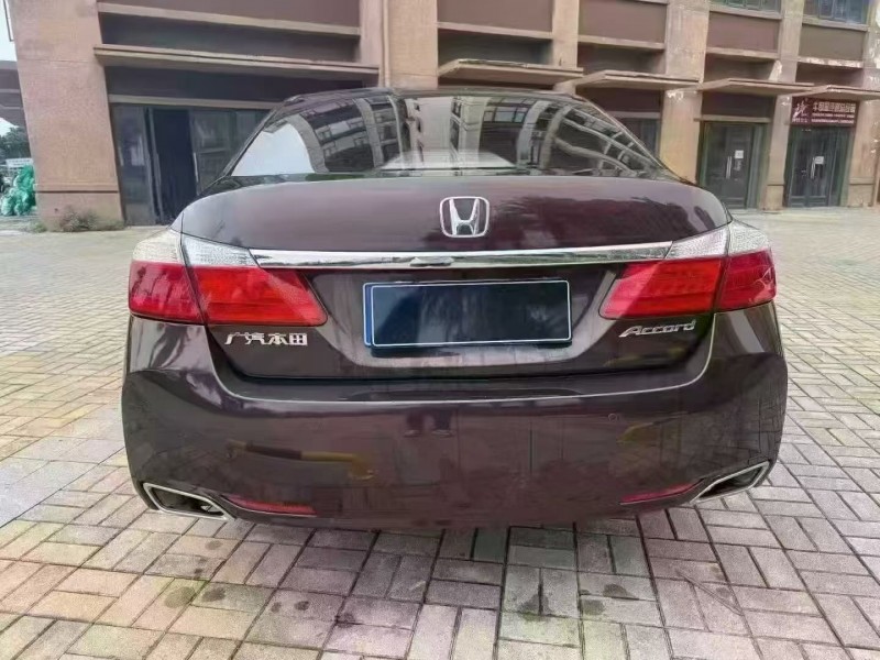 海口15年本田雅阁9