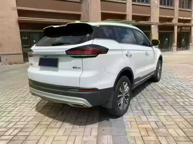 海口20年吉利博越8