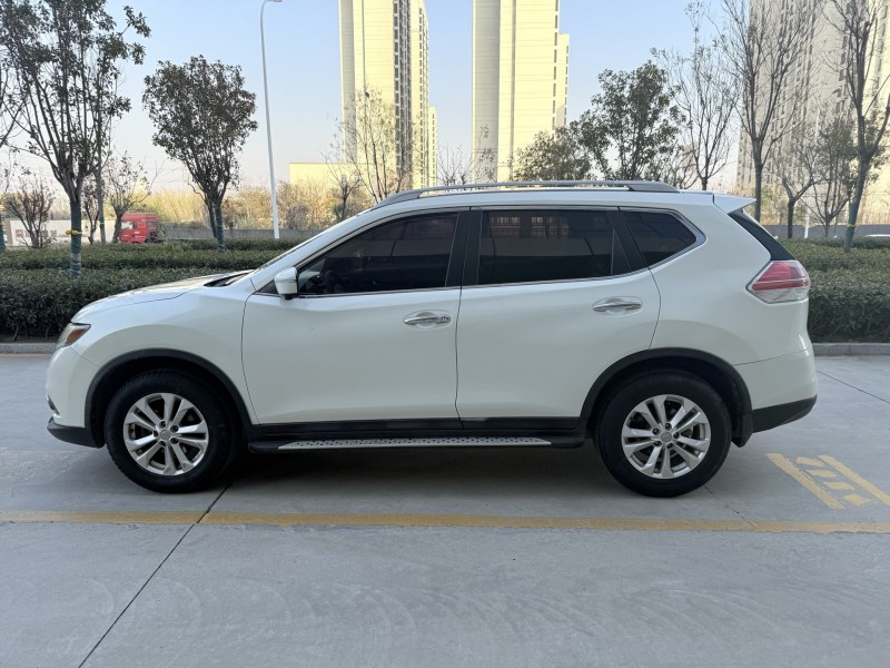 济宁15年日产奇骏9