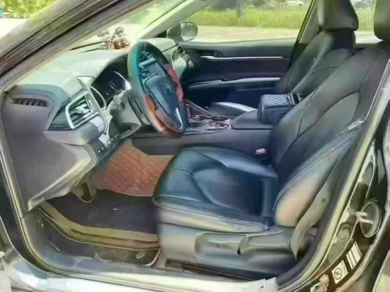 海口19年丰田凯美瑞4