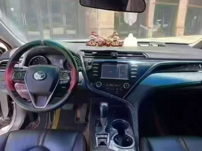 海口19年丰田凯美瑞5