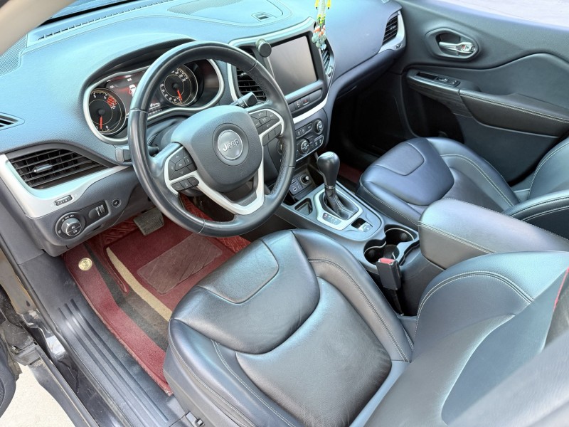 济宁20年Jeep自由光4