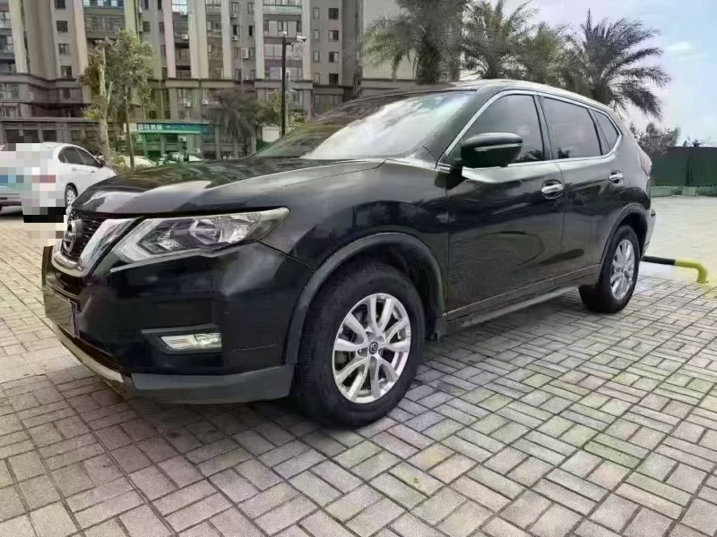 海口18年日产奇骏2