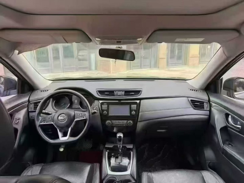 海口18年日产奇骏4