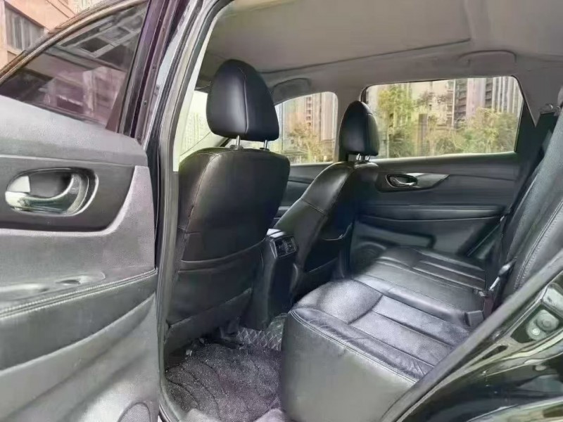 海口18年日产奇骏5