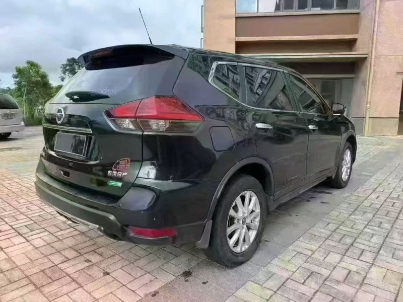 海口18年日产奇骏7