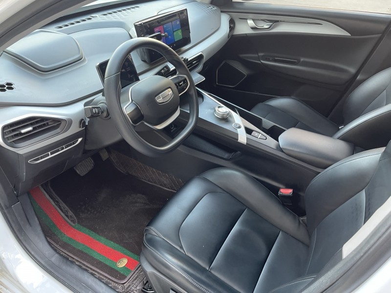 济宁24年吉利银河5