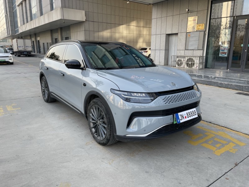 济宁25年零跑汽车C113