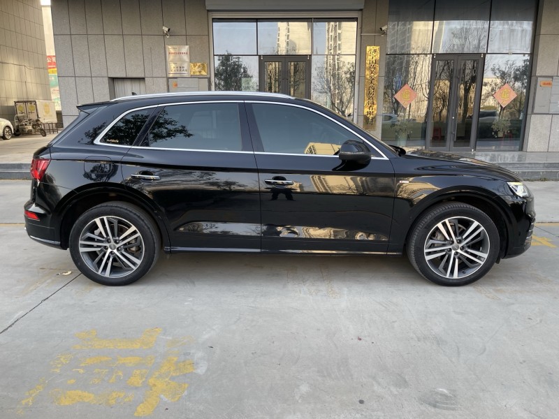 济宁19年奥迪Q53