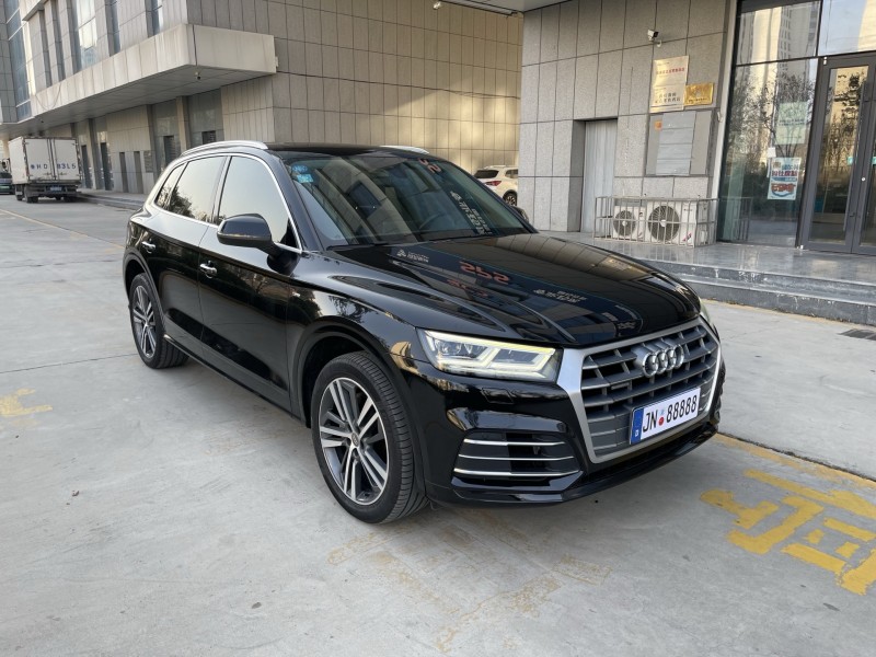 济宁19年奥迪Q59