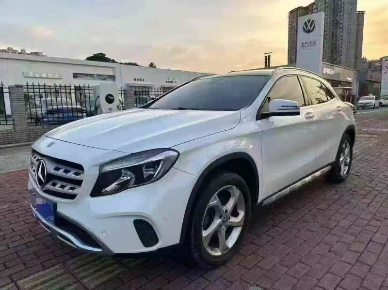 淄博19年奔驰GLA2