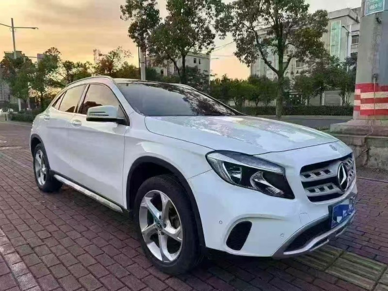 淄博19年奔驰GLA3