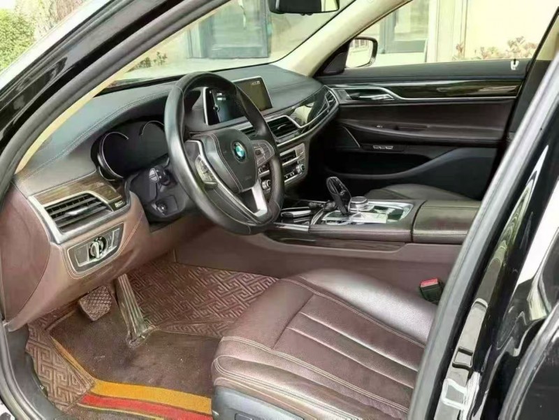 济宁15年宝马7系6