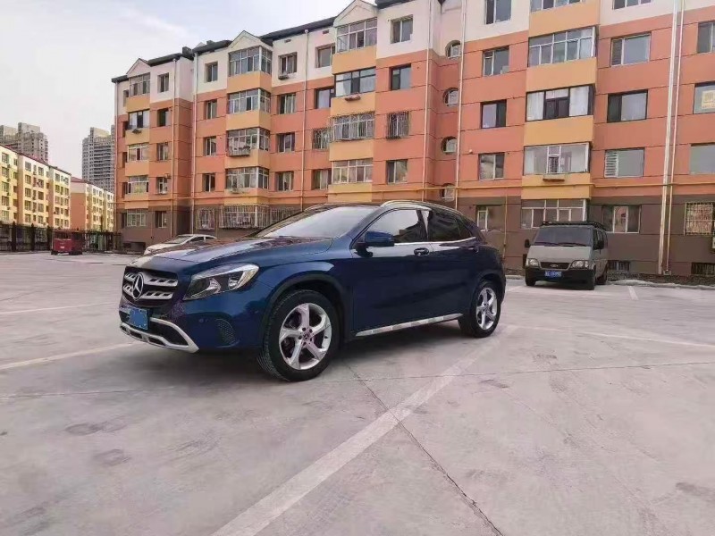 重庆19年奔驰GLA2