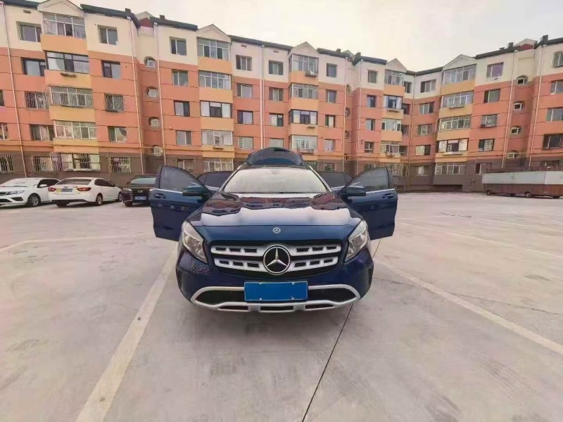 重庆19年奔驰GLA3