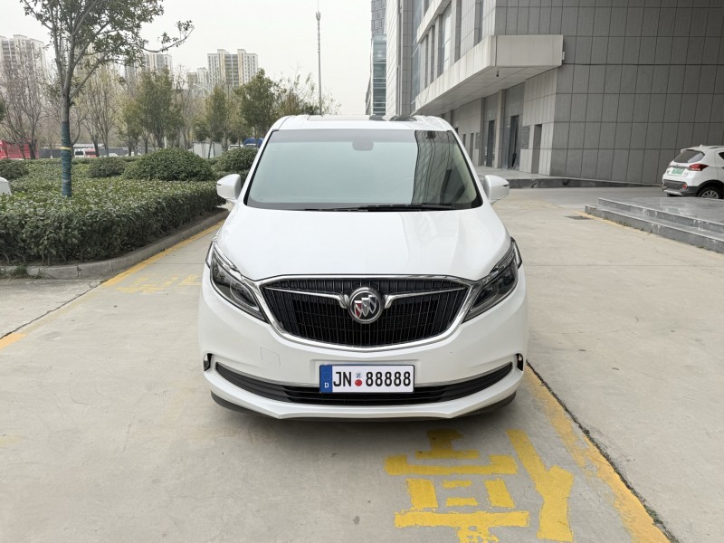 济宁19年别克GL81