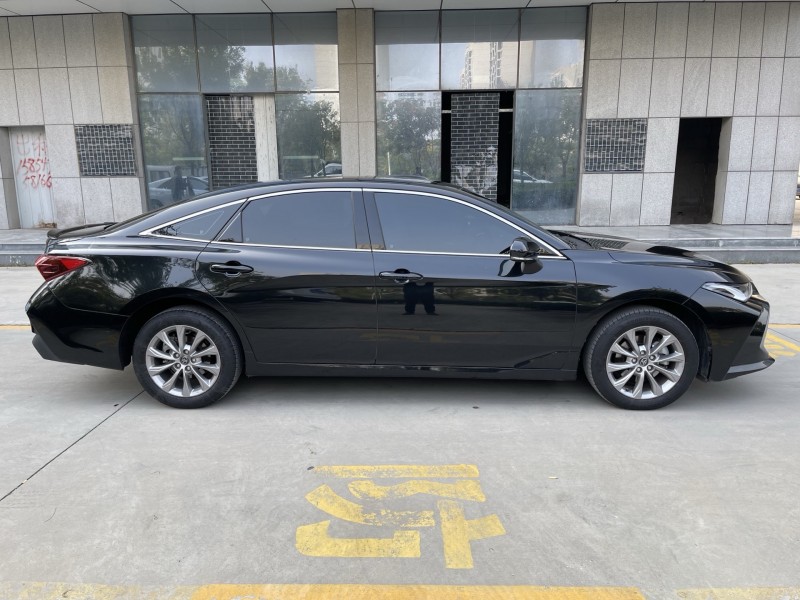 济宁24年丰田亚洲龙8