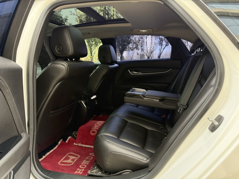 济宁19年凯迪拉克XTS6