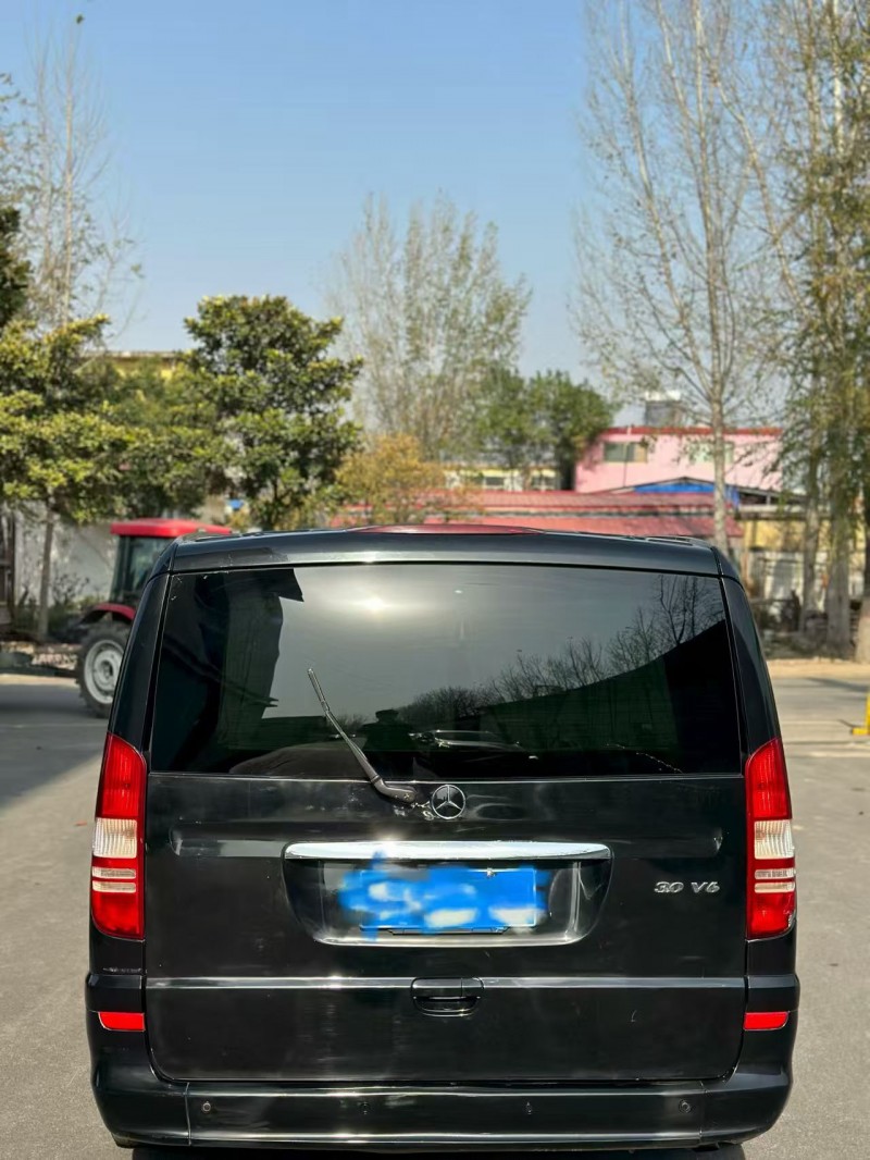 枣庄17年奔驰唯雅诺4