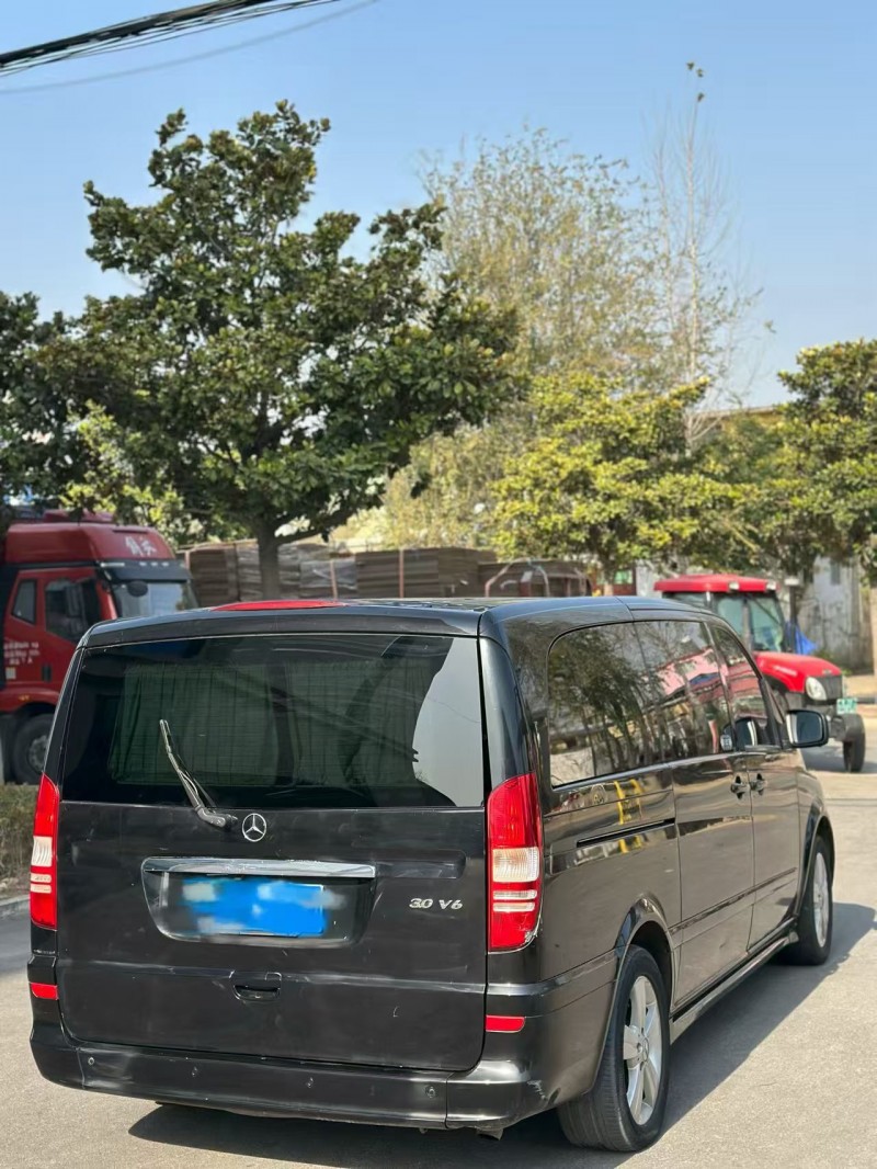 枣庄17年奔驰唯雅诺5