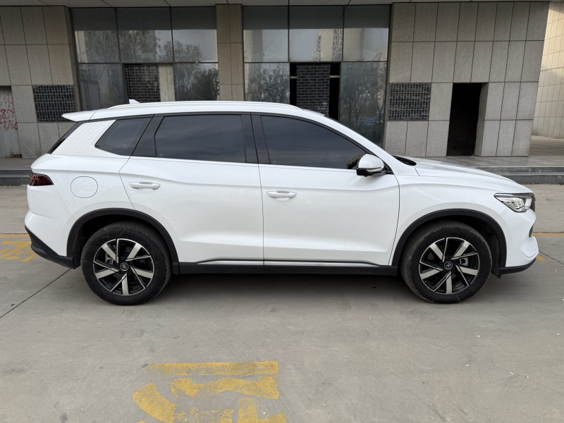 济宁24年比亚迪宋4