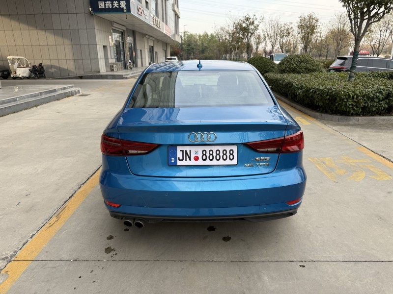济宁18年奥迪A39
