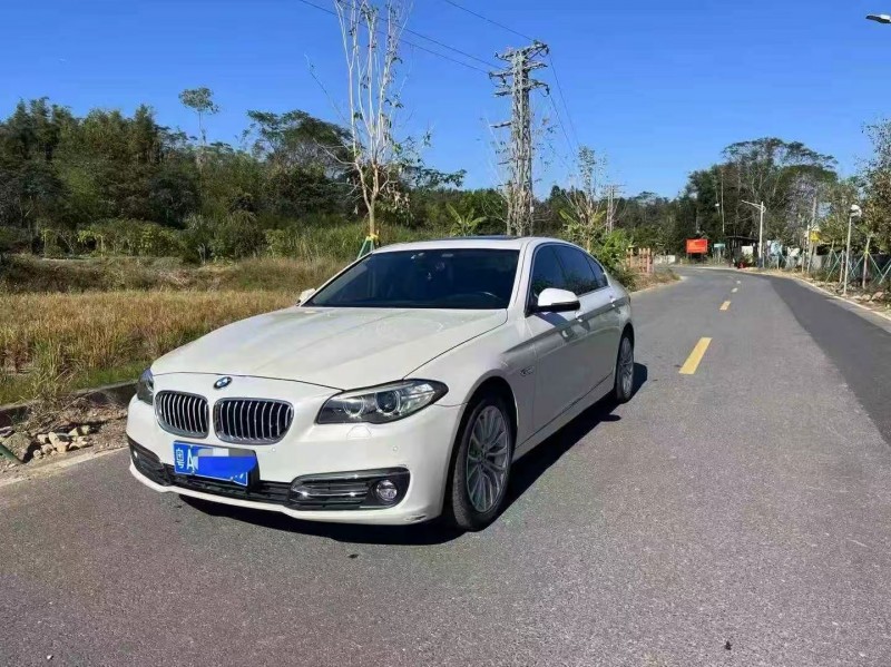 广州17年宝马5系3