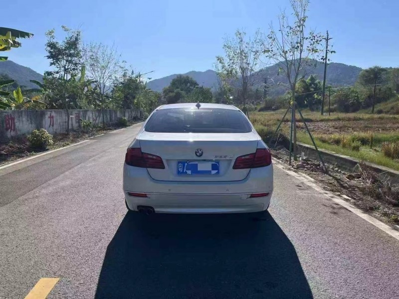 广州17年宝马5系9