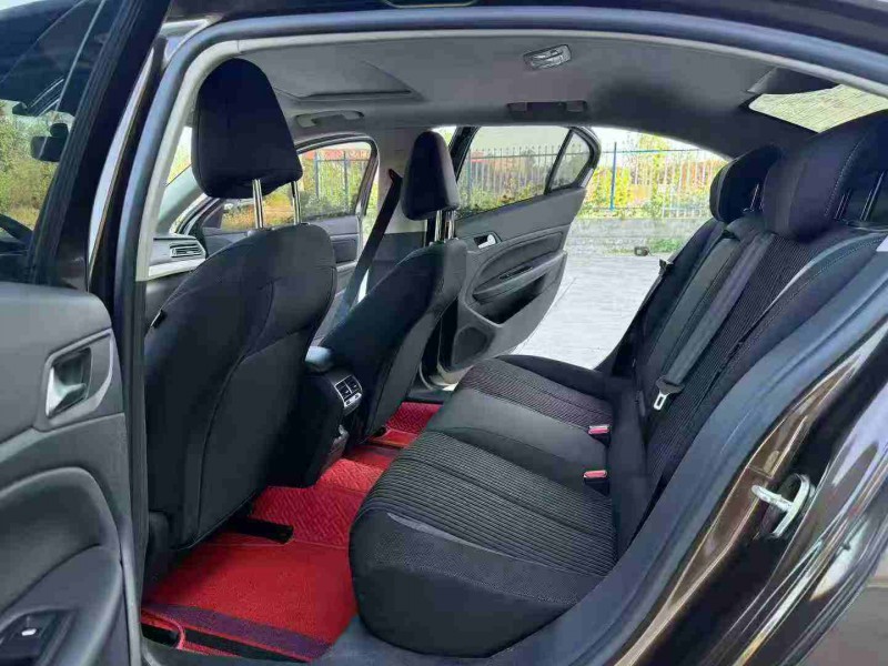 徐州17年东风标致7