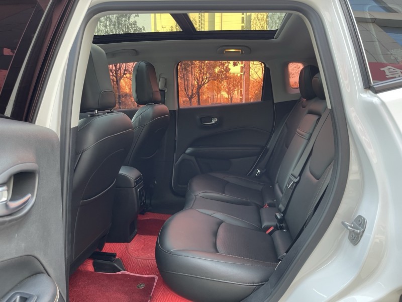 济宁18年Jeep指南者8