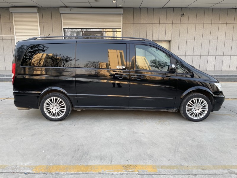 济宁13年奔驰唯雅诺3