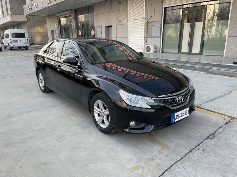 济宁16年丰田锐志4