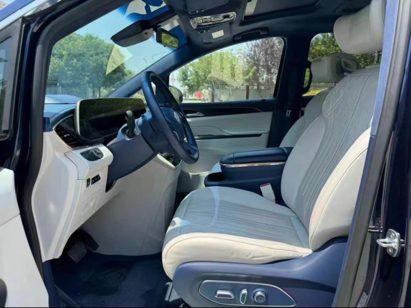 济宁22年别克GL86